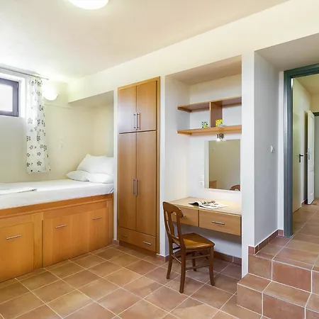 Stone Built Private Emerald With Pool, 30m To & Bbq! Villa *