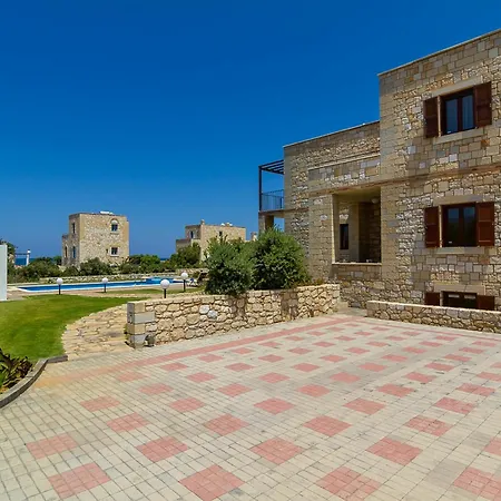 Stone Built Private Emerald With Pool, 30m To & Bbq! * Rapanianá